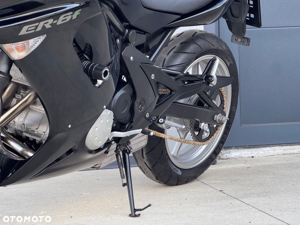 Kawasaki ER - 27