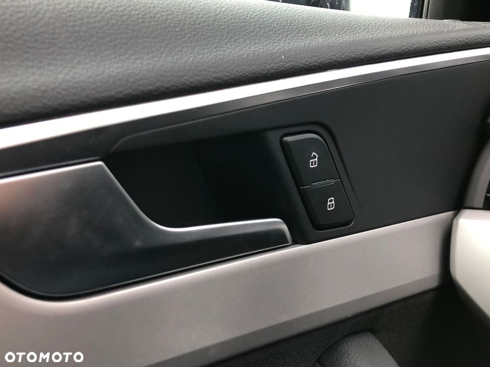 Audi A4 Limousine - 28