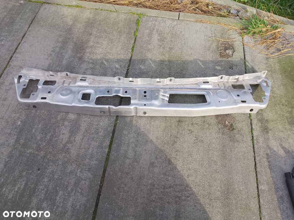 MERCEDES A206 Przedni środkowy górny wspornik chłodnicy A2066201400 - 2