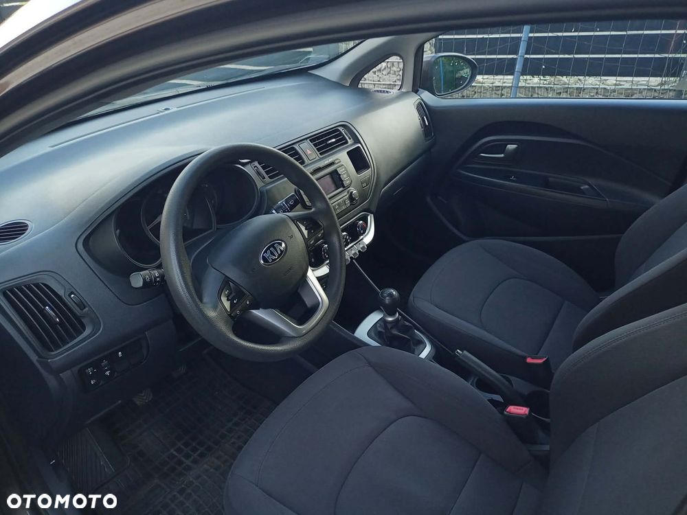 Kia Rio 1.2 M - 10