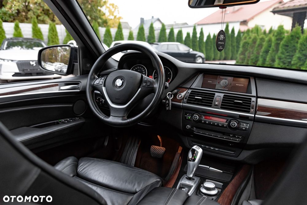 BMW X5 xDrive35d - 27