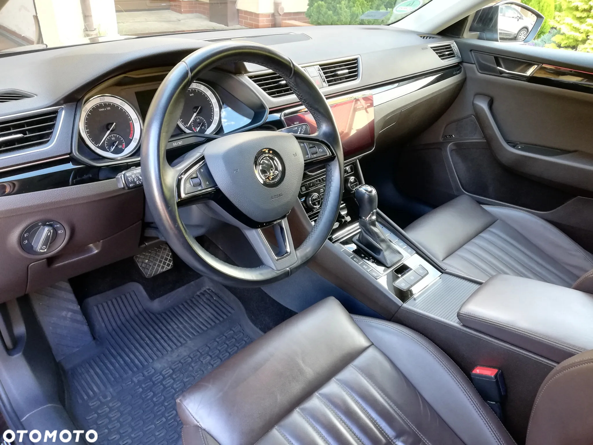 Skoda Superb 2.0 TDI 4x4 L&K DSG - 8
