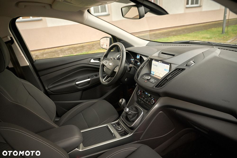 Ford Kuga 1.5 EcoBoost 2x4 Titanium - 2