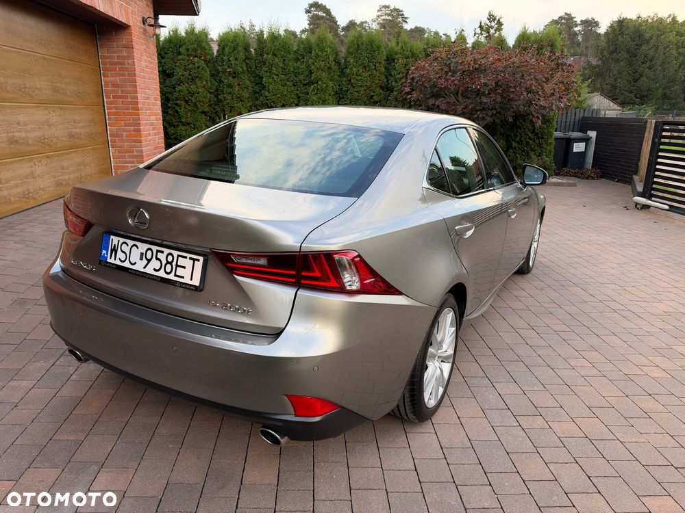 Lexus Is 2015 photo 3