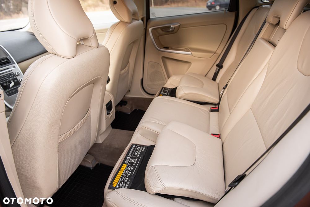 Volvo XC 60 D5 AWD Summum - 24