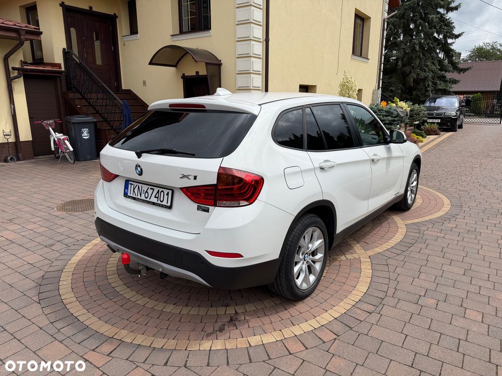 BMW X1 sDrive18d xLine - 13