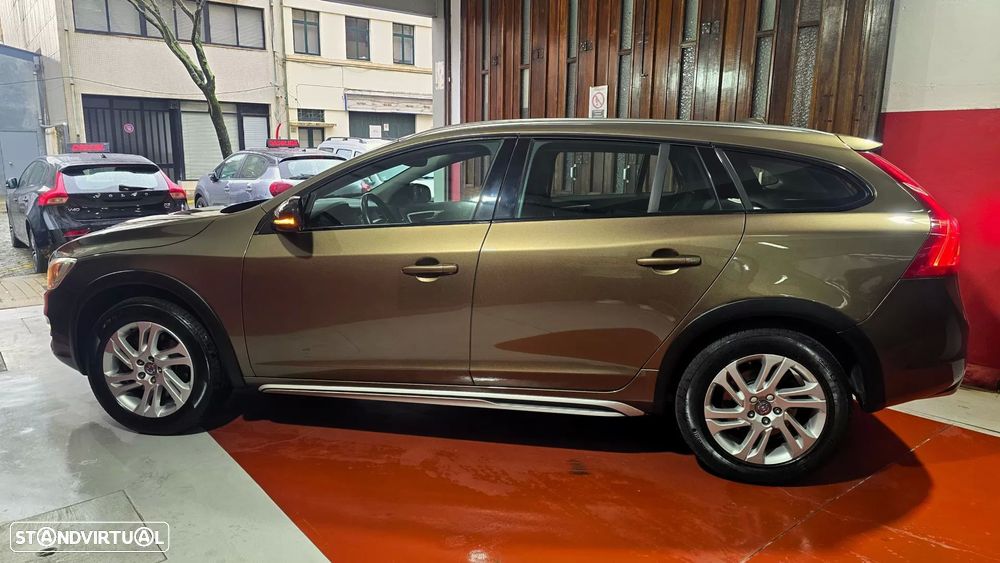 Volvo V60 Cross Country 2.0 D3 Momentum - 12
