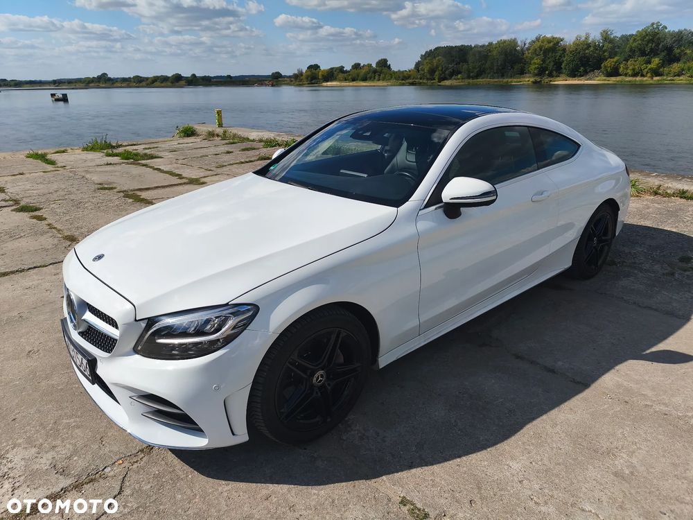 Mercedes-Benz Klasa C 180 9G-TRONIC AMG Line - 25