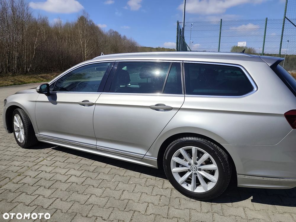 Volkswagen Passat 2.0 TDI (BlueMotion Technology) Highline - 16