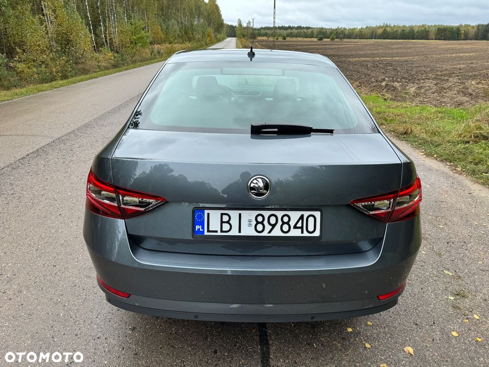 Skoda Superb 1.6 TDI Ambition - 8