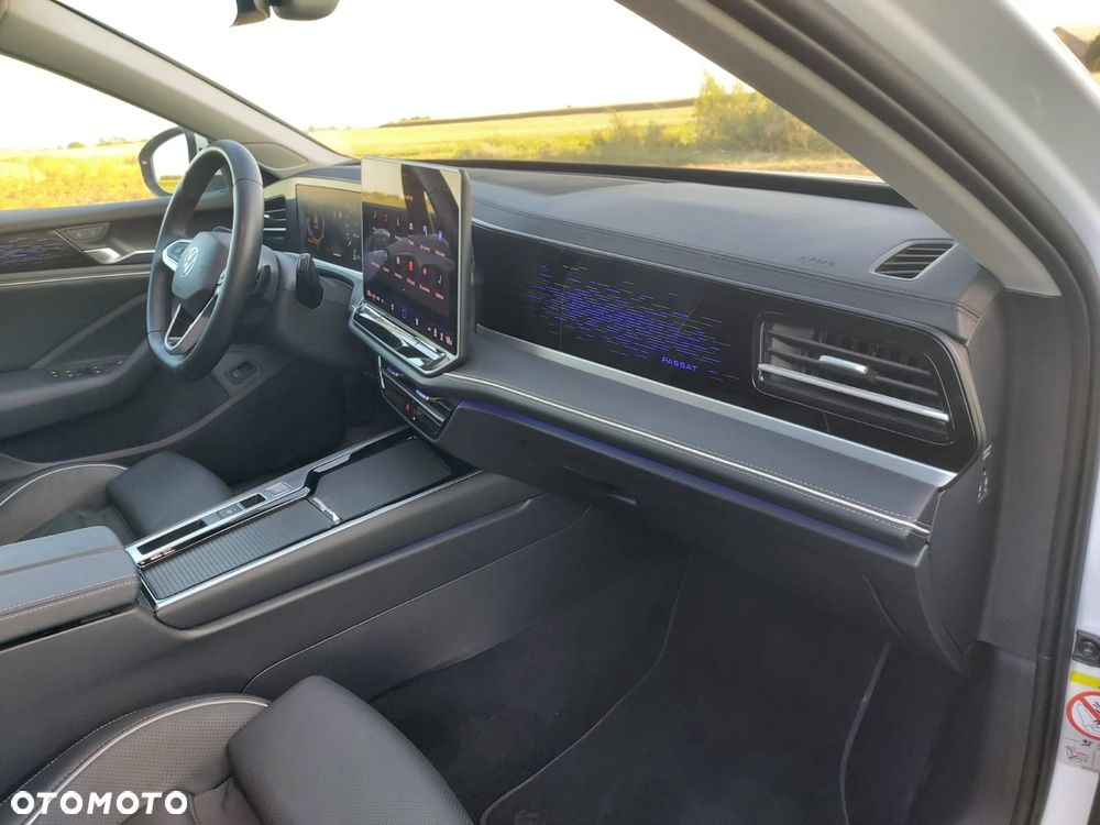 Volkswagen Passat 2.0 TDI SCR DSG 4Motion Elegance - 8