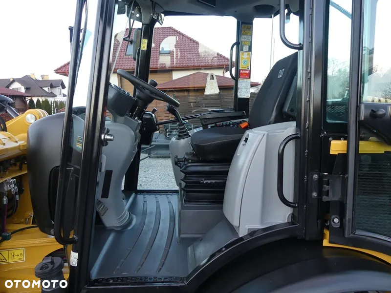 Caterpillar CAT 906M / Nowy model 2020r / Jak Nowy / - 9