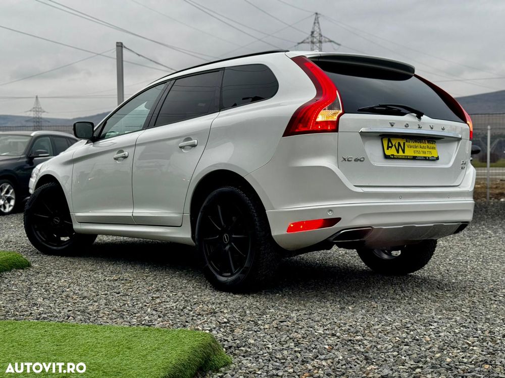 Volvo XC 60 D4 AWD Geartronic Summum - 26