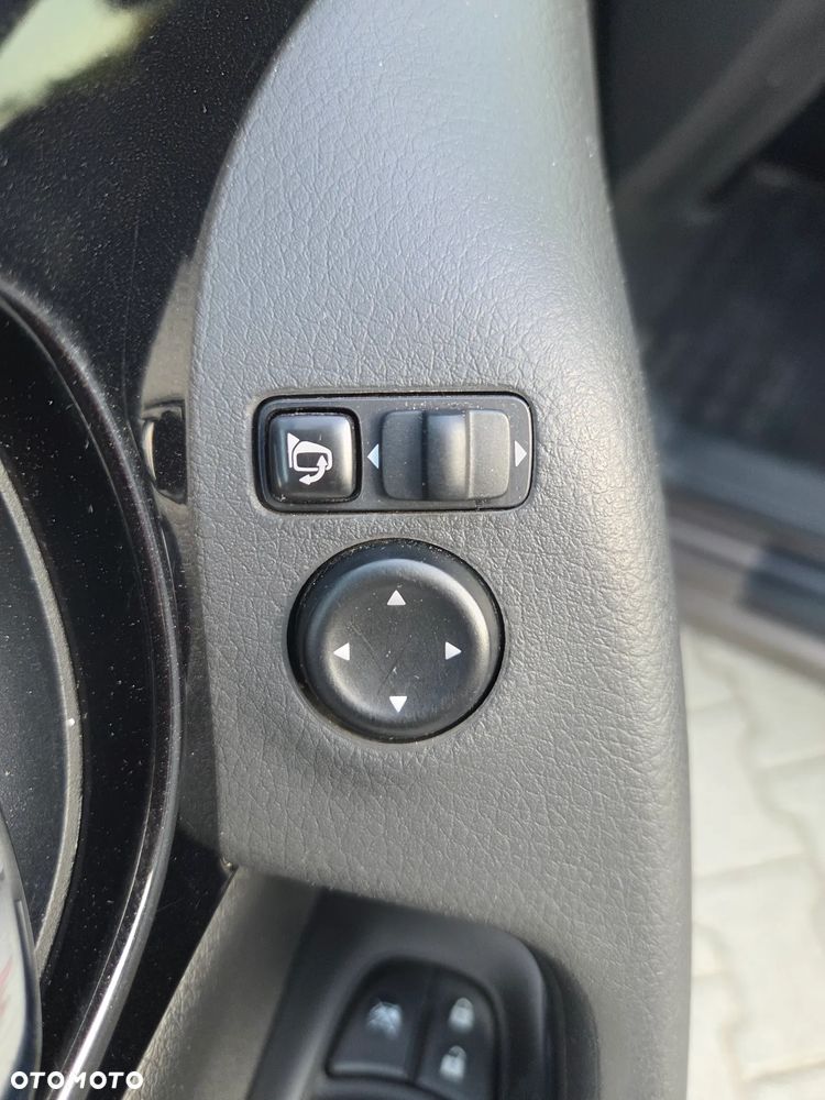 Nissan Qashqai 1.2 DIG-T N-Connecta EU6 - 24