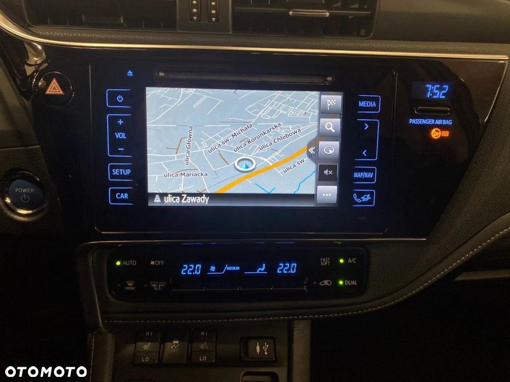 Toyota Auris Hybrid 135 Prestige - 10