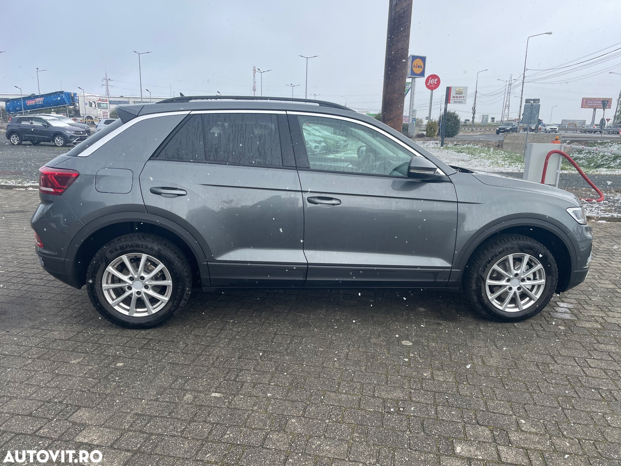 Volkswagen T-ROC - 8