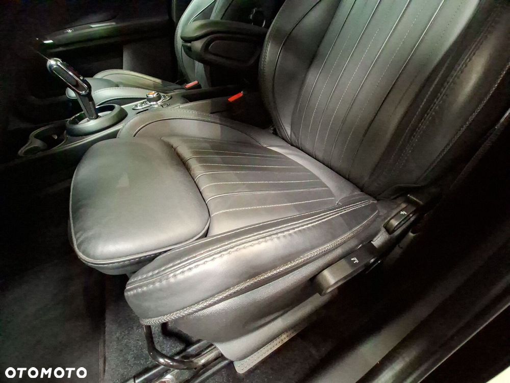 MINI John Cooper Works - 13
