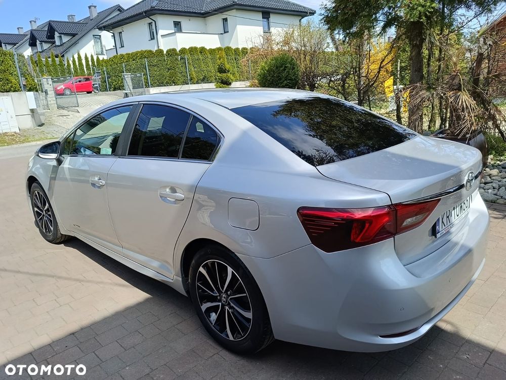 Toyota Avensis 1.8 Prestige MS - 8