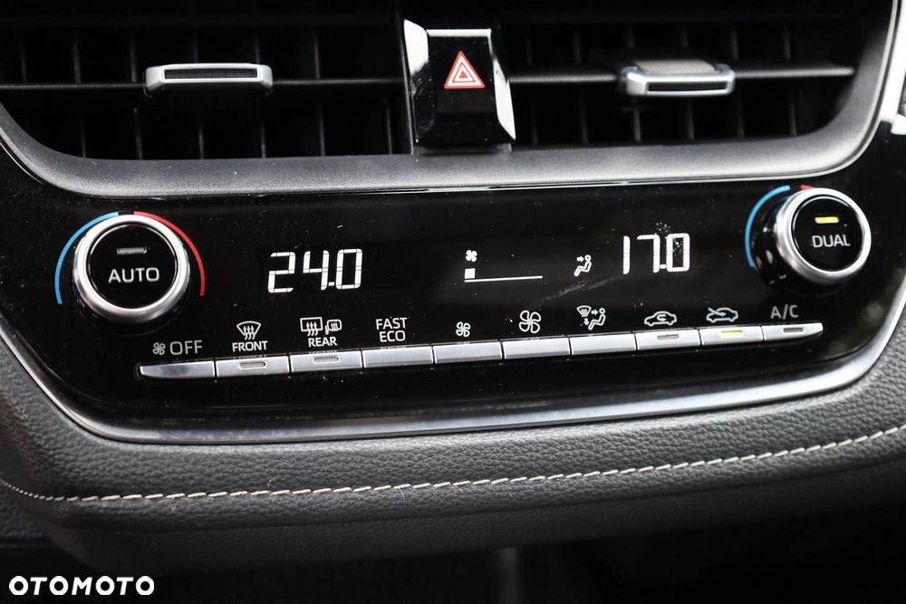 Toyota Corolla 1.8 Hybrid Comfort - 24
