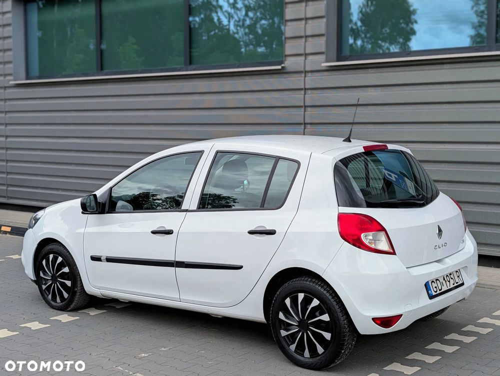 Renault Clio 1.5 dCi Authentique - 4