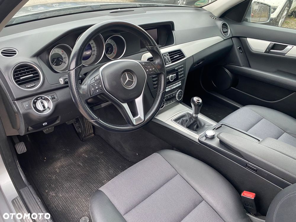 Mercedes-Benz Klasa C 180 (BlueEFFICIENCY) Avantgarde - 19