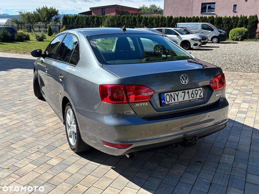 Volkswagen Jetta 1.6 TDI DPF Highline - 10