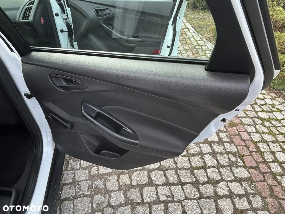 Ford Focus - 30