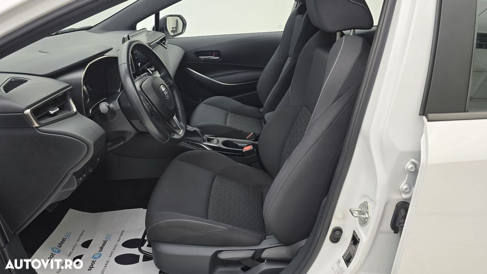 Toyota Corolla - 12