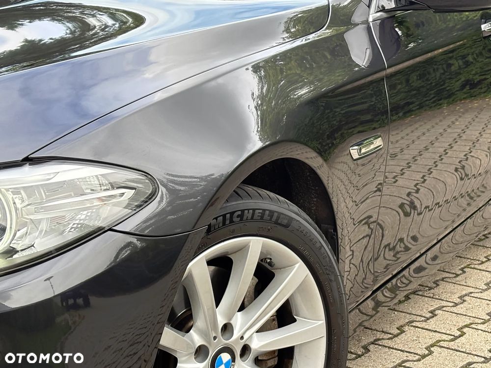 BMW Seria 5 525d xDrive Luxury Line - 9