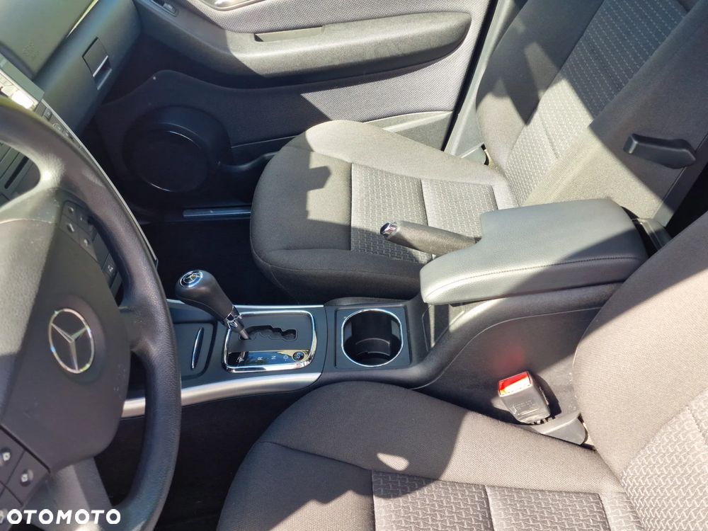 Mercedes-Benz Klasa B 180 CDI Autotronic - 18