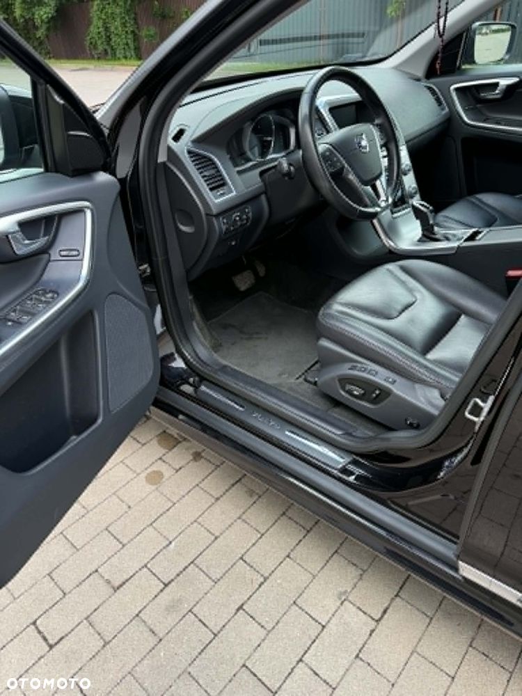 Volvo XC 60 D4 AWD Geartronic Momentum - 26