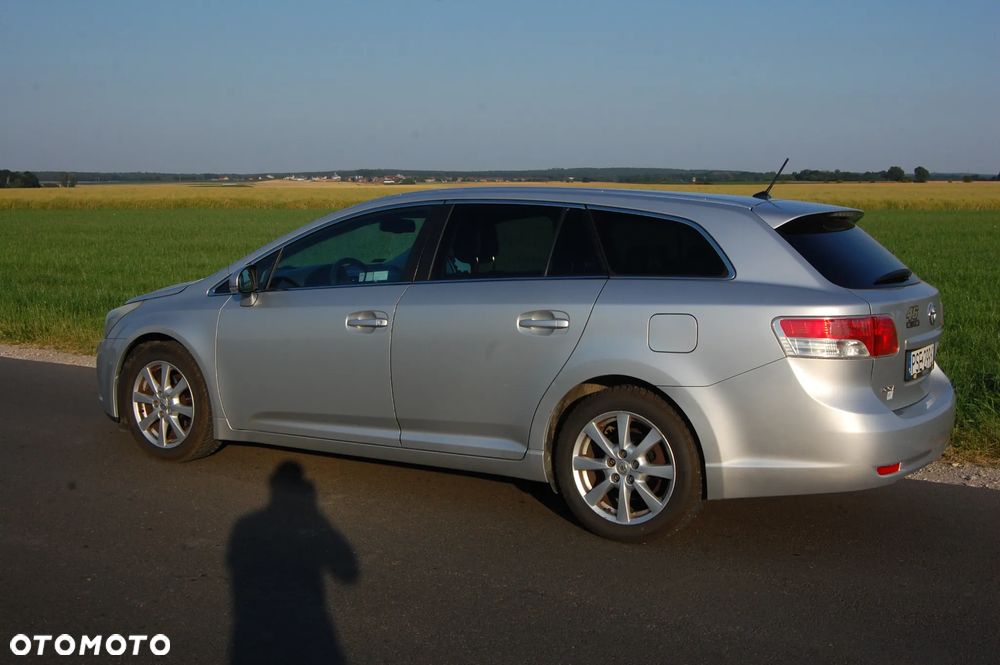 Toyota Avensis 2.0 D-4D Sol plus - 5