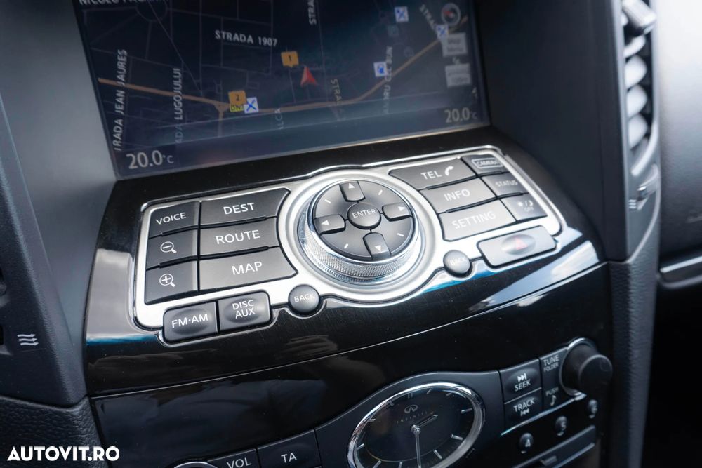 Infiniti Q70 - 22