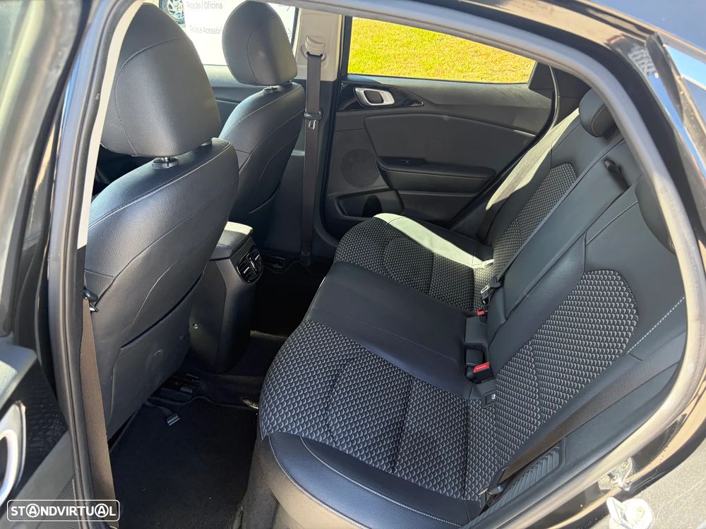 Kia XCeed 1.6 GDi PHEV Tech - 11