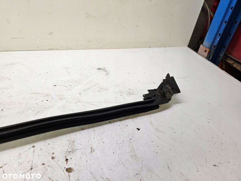 USZCZELKA DRZWI LEWY TYŁ AUDI A5 8T 8T8839479E - 4