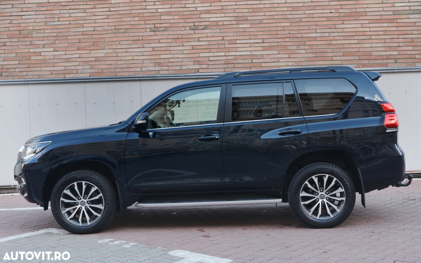 Toyota Land Cruiser 2.8l Turbo D-4D M/T Executive - 4