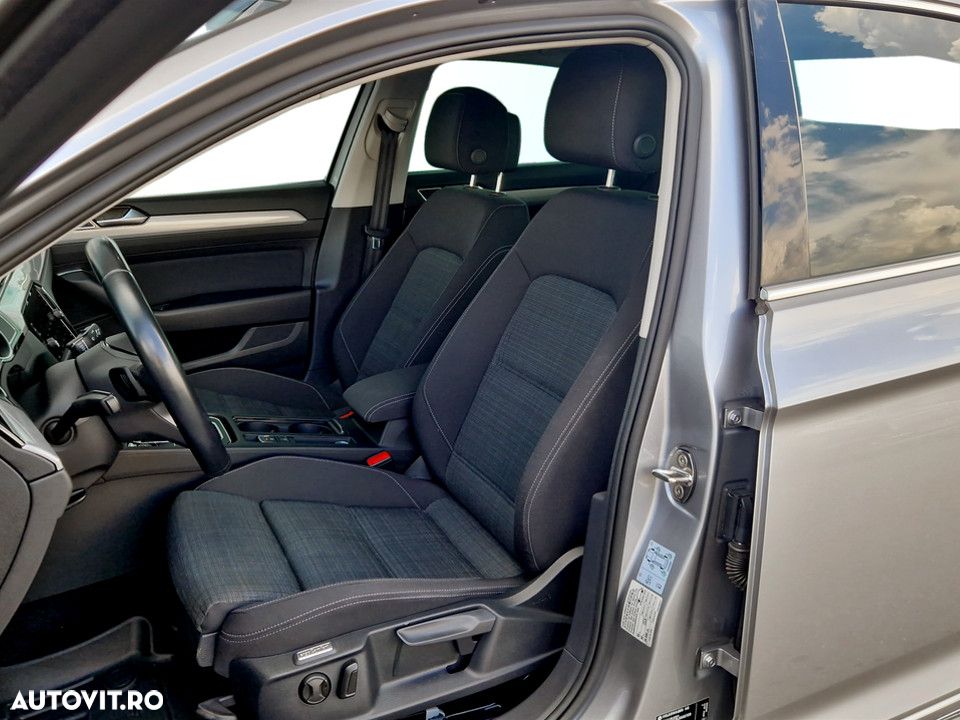 Volkswagen Passat - 13