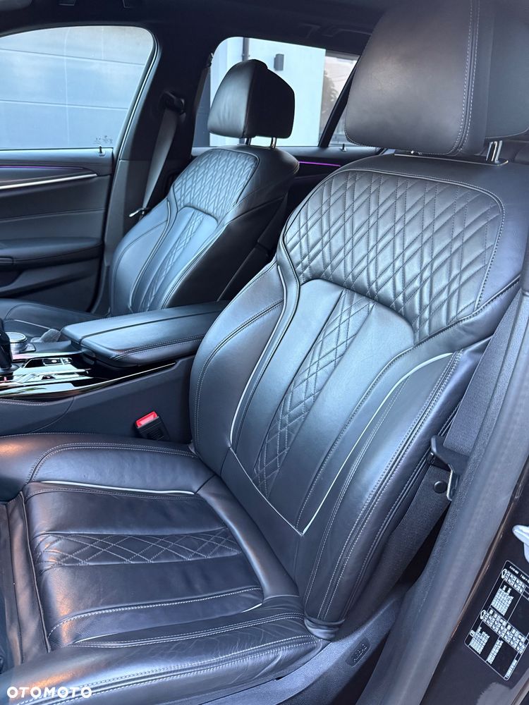 BMW Seria 5 530d Touring M Sport Edition - 9