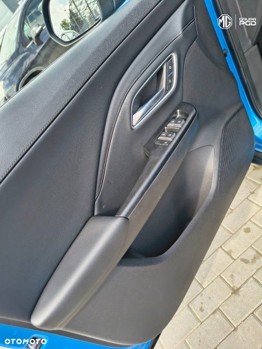MG ZS - 10
