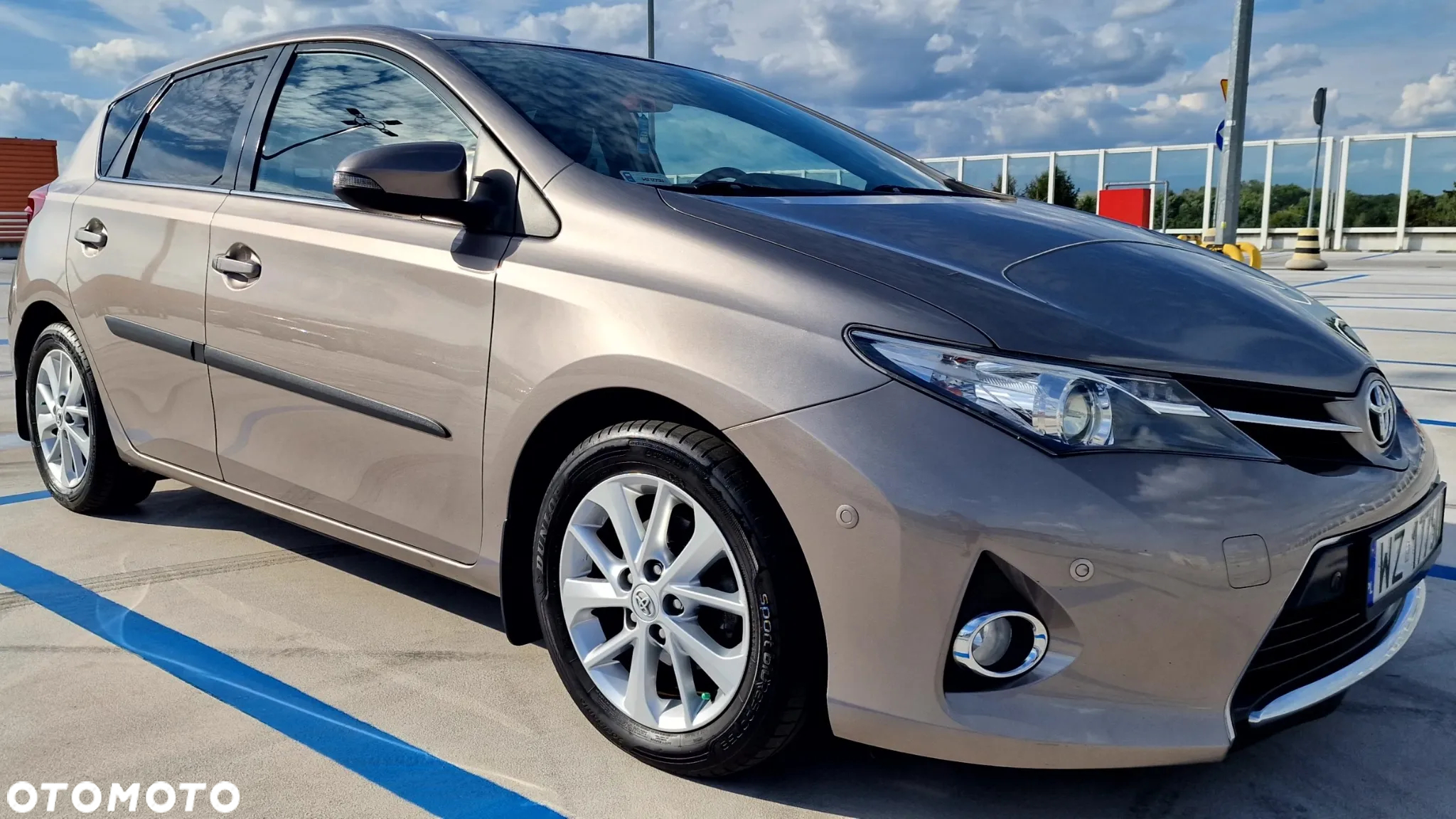 Toyota Auris 1.33 VVT-i Premium Comfort - 2