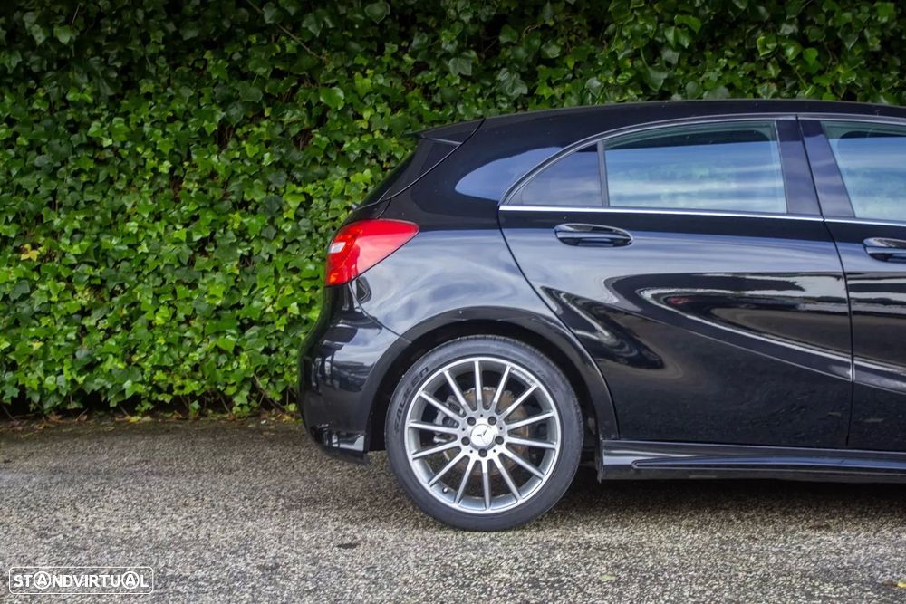 Mercedes-Benz A 200 7G-DCT AMG Line - 4