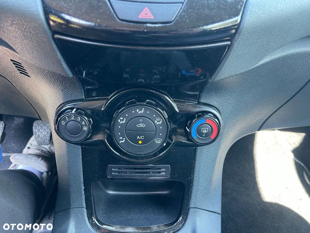 Ford Fiesta - 10