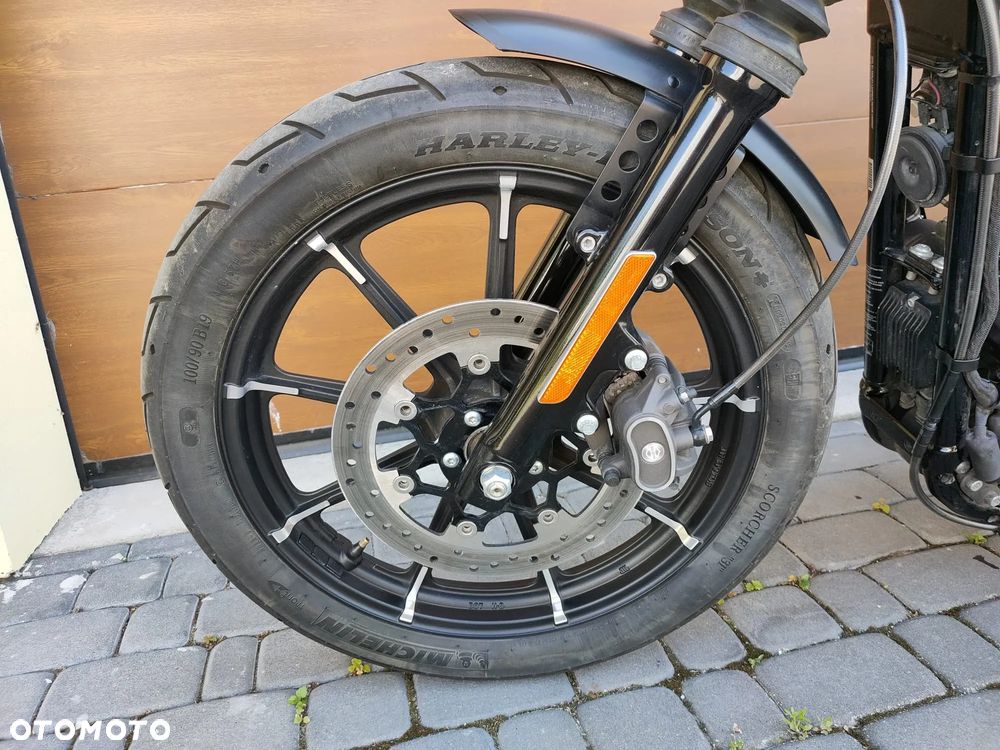 Harley-Davidson Sportster Iron 883 - 6