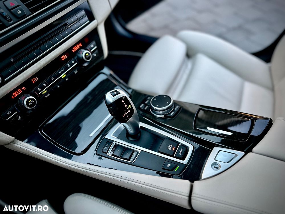 BMW Seria 5 520d Aut. Luxury Line - 27