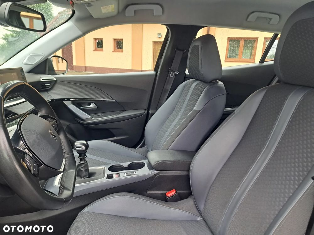 Peugeot 2008 1.2 Pure Tech GPF Active S&S - 24