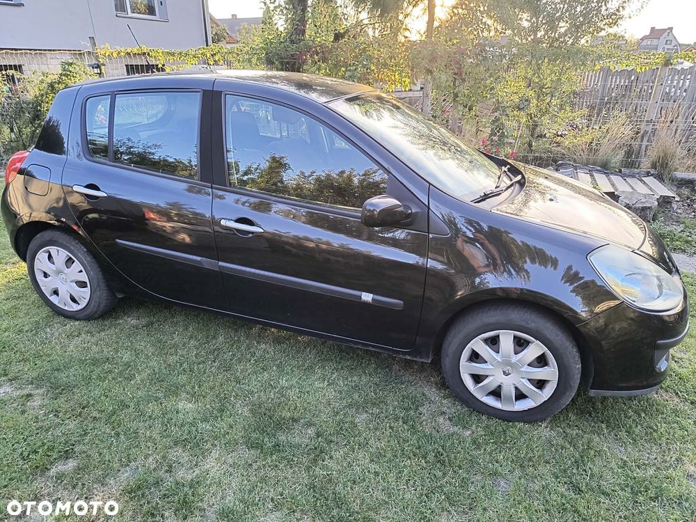 Renault Clio - 2
