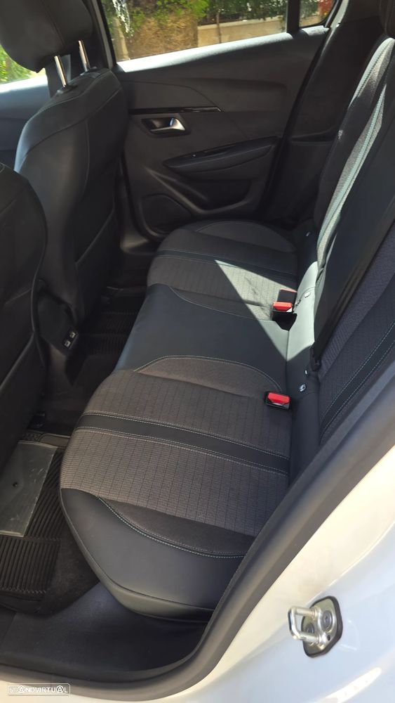 Peugeot e-208 50 kWh Allure - 11