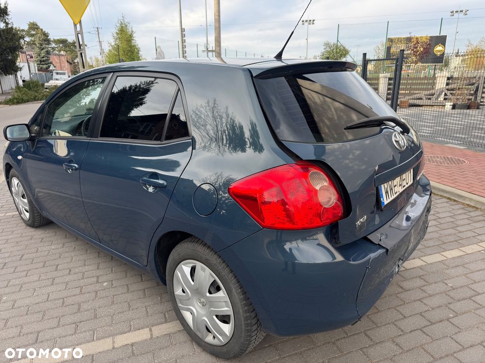 Toyota Auris 1.6 Prestige - 10