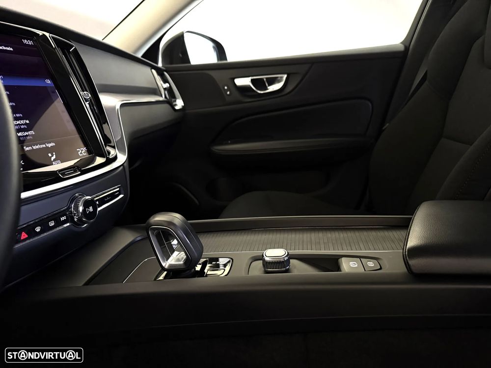 Volvo V60 2.0 B4 Momentum Geartronic - 7