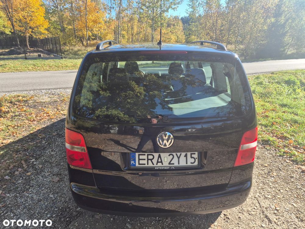 Volkswagen Touran - 4